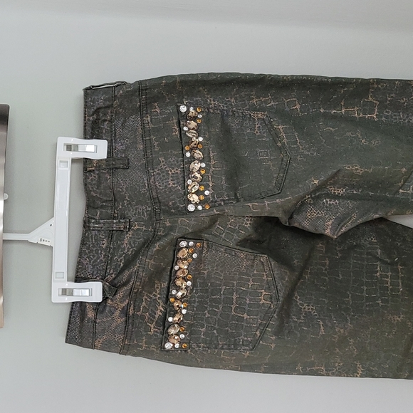 Ethyi Classic Size 2 Faux Snakeskin Pants - Picture 7 of 7